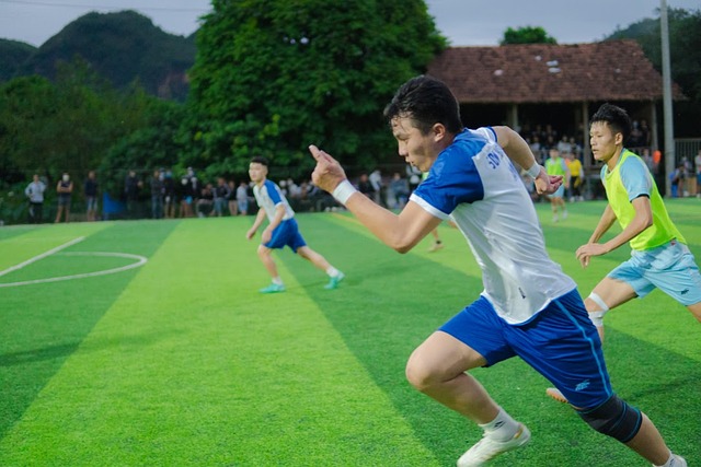 并附上他在